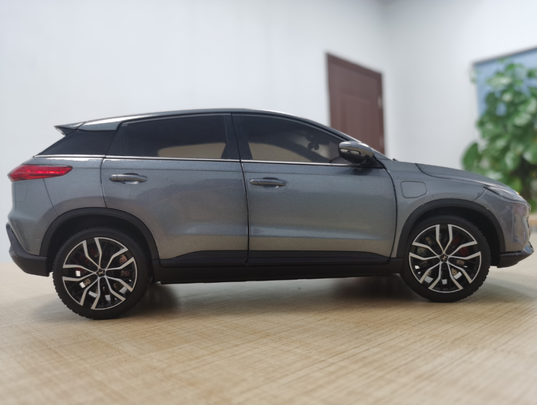 展車(chē)模型之美：微縮世界中的汽車(chē)奇跡(圖2)